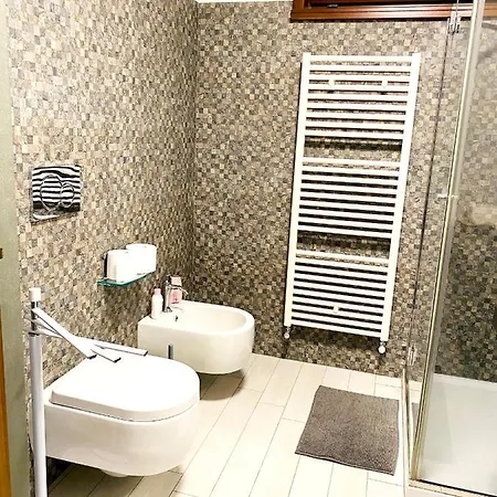 아파트 Charming In With Shared Pool