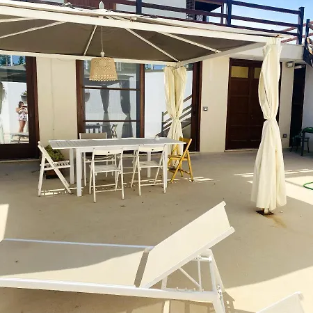 아파트 Charming In With Shared Pool