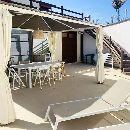 Charming In With Shared Pool דירה *